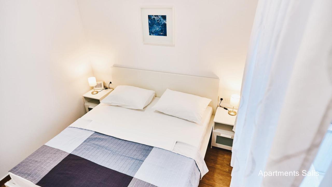 Salis Apartments Vrsi Buitenkant foto