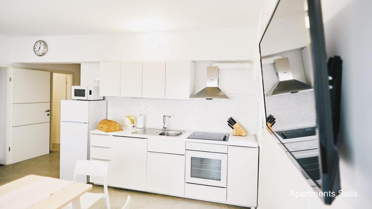 Salis Apartments Vrsi Buitenkant foto