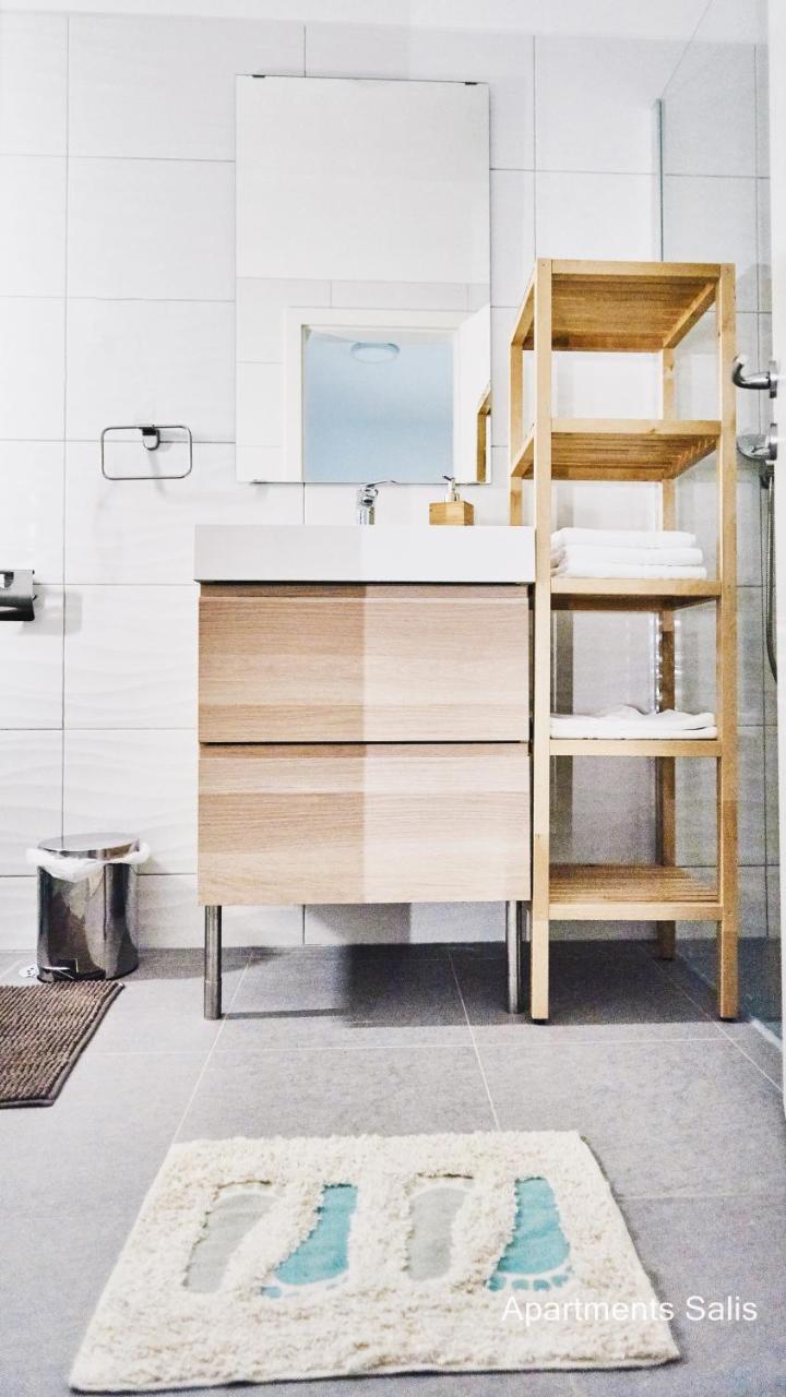 Salis Apartments Vrsi Buitenkant foto