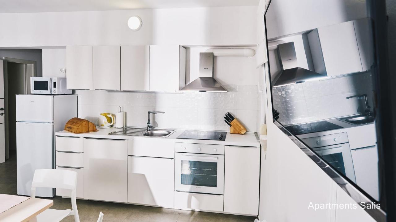 Salis Apartments Vrsi Buitenkant foto